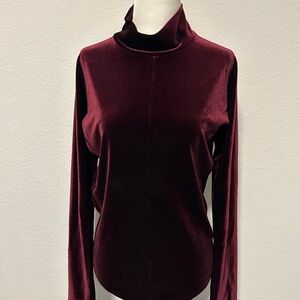 Forte Forte : Elegant Velvet Turtleneck Top - Burgundy
